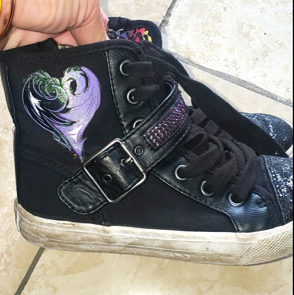Costume shoes